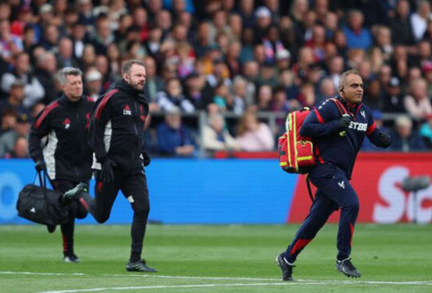Crystal Palace vs Liverpool Halted as Players React to Medical Emergency in Stands