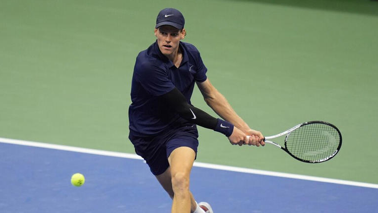 US Open 2025 Semis: Sinner’s Physio Timeout Ignites Debate—Injury, Fatigue, or Tactics?